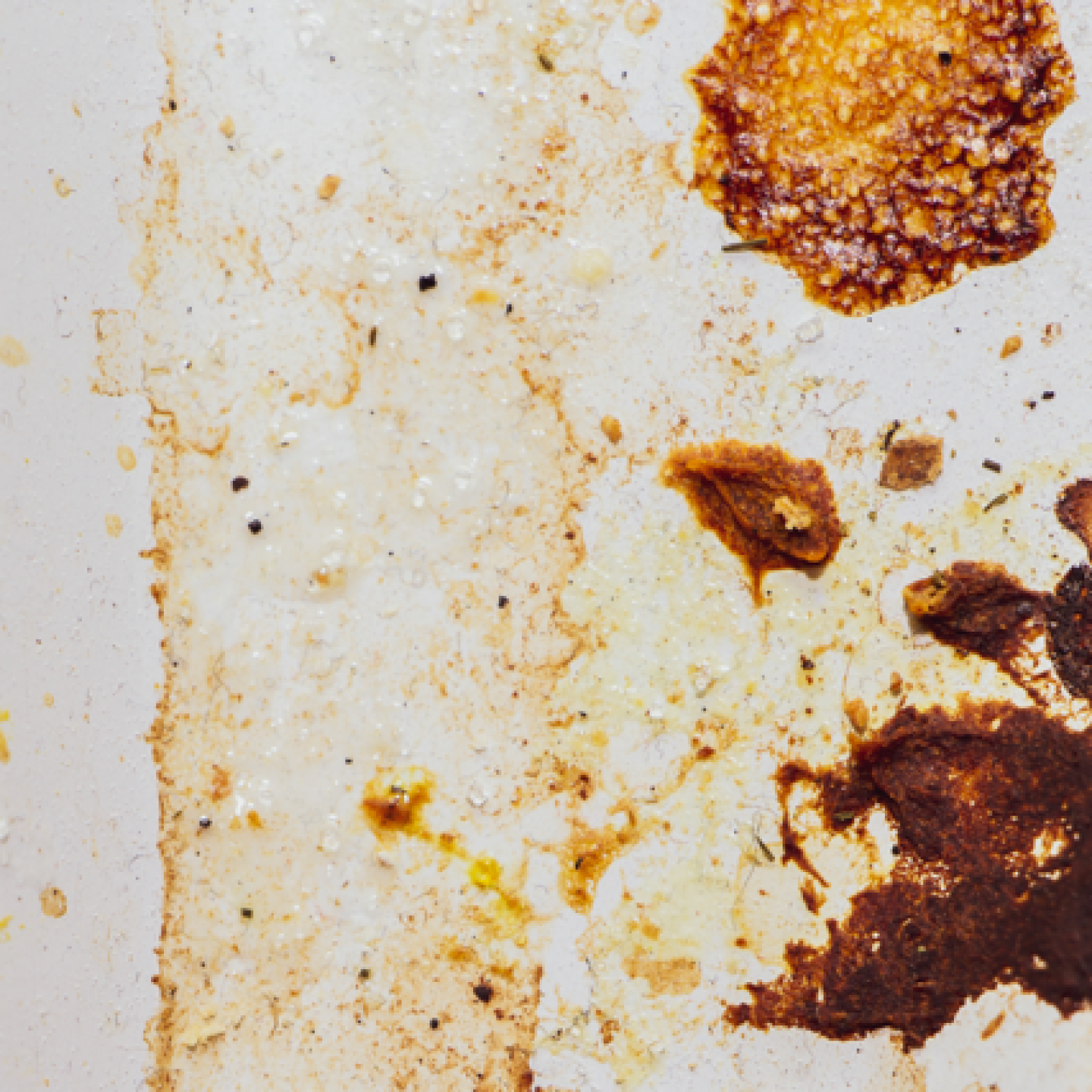 texture of dirty stains and grease on white stove 2022 11 15 12 05 39 utc groot normaal